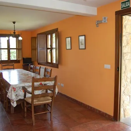 Casa De Aldea La Llosa Holiday home Noriega