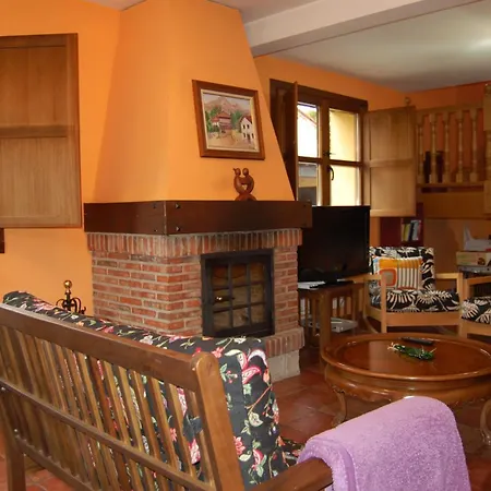 Holiday home Casa De Aldea La Llosa Noriega